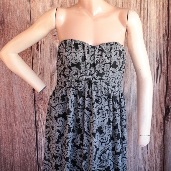 Jessica Simpson Dresses & Skirts - Jessica Simpson Maternity Strapless Maxi Medium